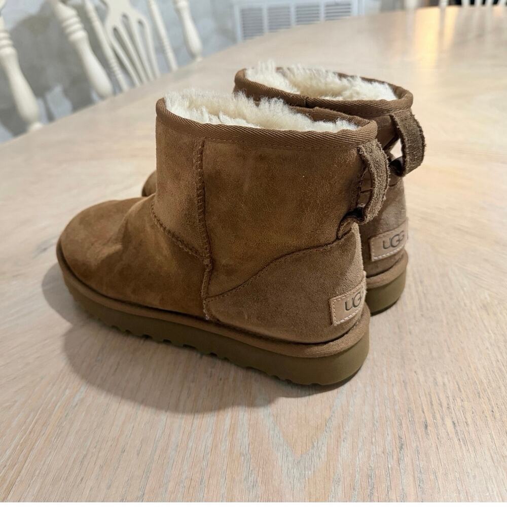 UGG Women's Classic Mini II boots in chestnut size 9